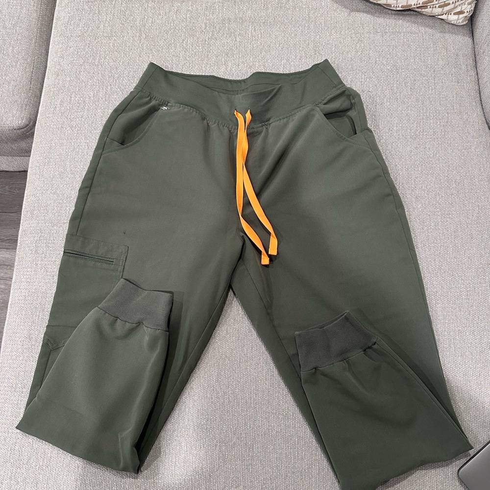 FIGS High Waisted Zamora Jogger Scrub Pants.
